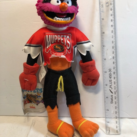 Vintage 1995 Hockey Animal Muppets with Skates and Helmet McDonalds Original Tag - Picture 2 of 9